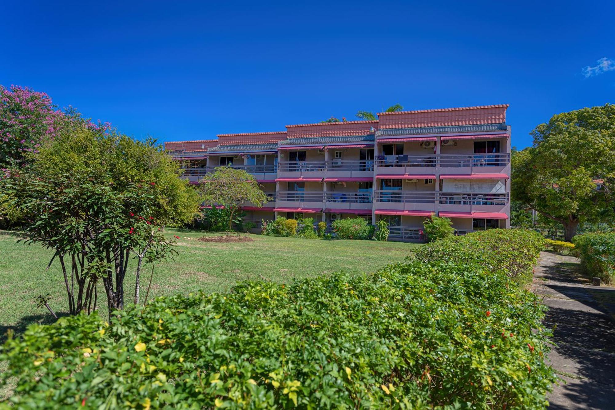 Montego Bay Club Apartments Экстерьер фото
