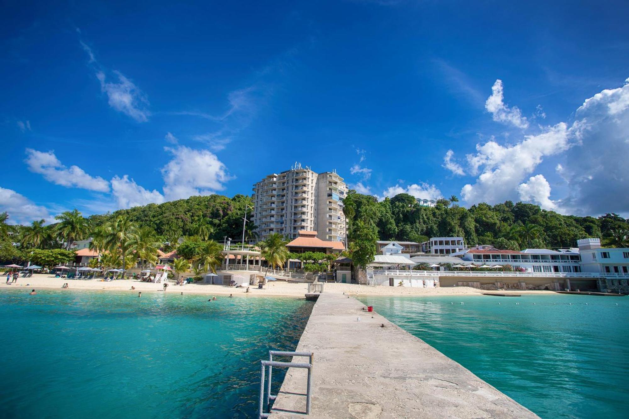 Montego Bay Club Apartments Экстерьер фото