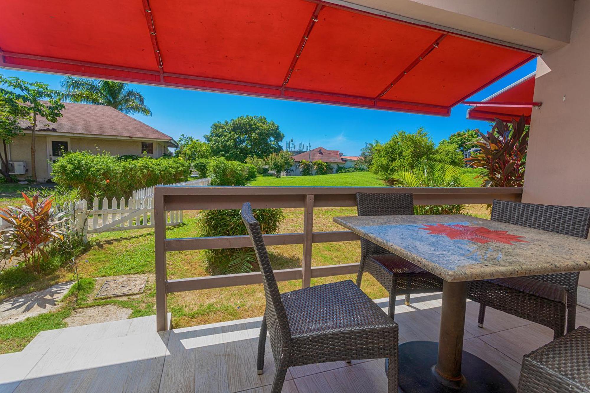 Montego Bay Club Apartments Экстерьер фото