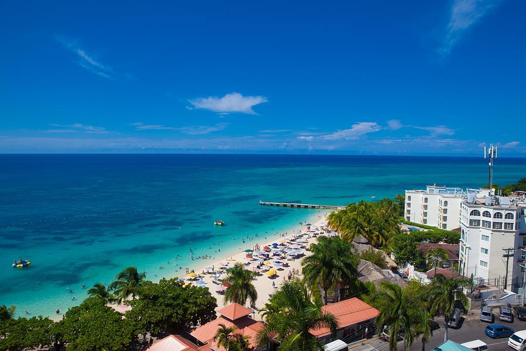 Montego Bay Club Apartments Экстерьер фото